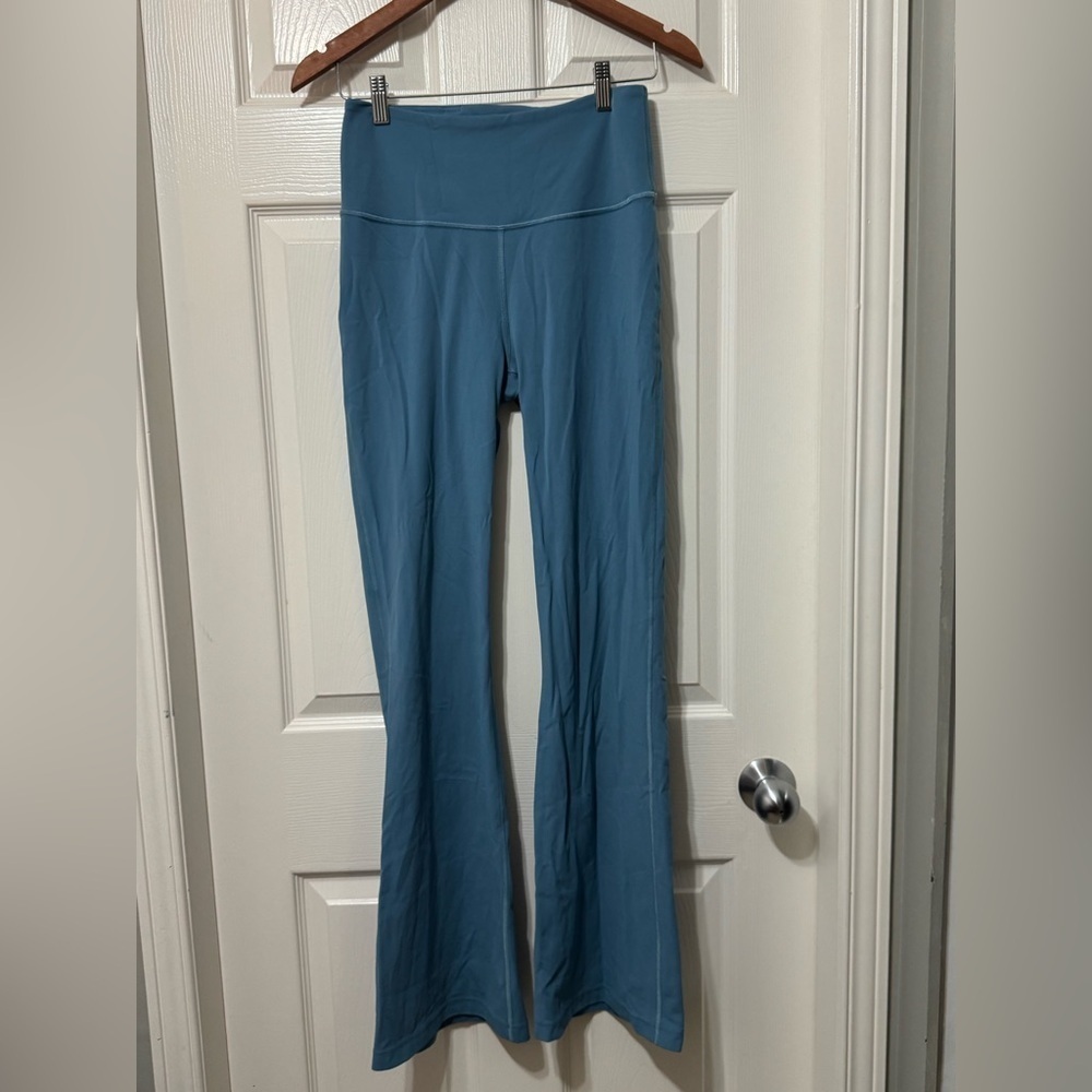 Lululemon groove super high rise flare pant size 8 vvvguc